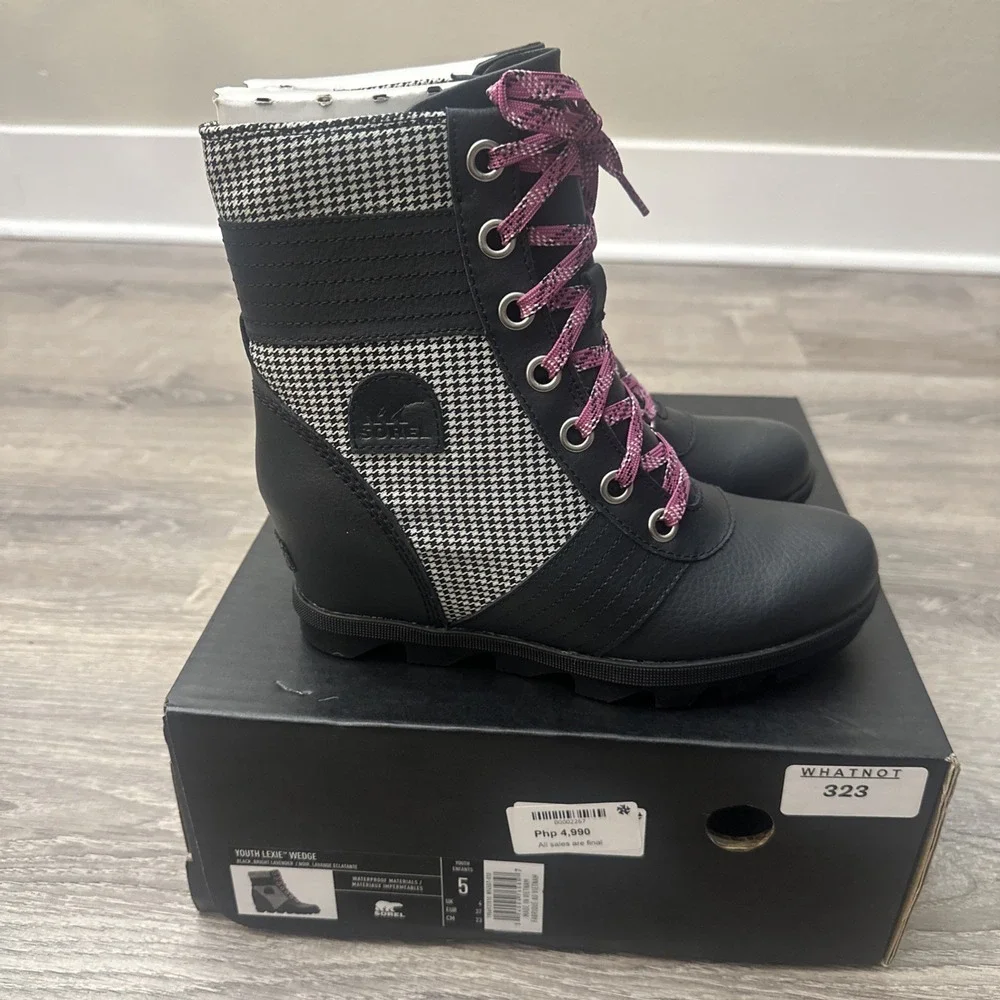 Sorel Boots Youth 5 Girls Lexie Wedge Winter Boot NY4557-010 Black Leather